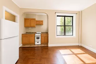 700 Oakland Pl, Bronx, NY 10457 - Photo 3