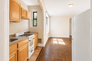 700 Oakland Pl, Bronx, NY 10457 - Photo 1