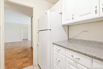 70-25 Yellowstone Boulevard #5A, Forest Hills, NY 11375 - Photo 9