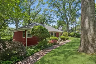 12 Regent Pl, Huntington, NY 11743 - Photo 3