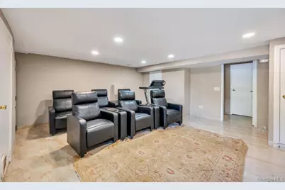 37 Wilmington Drive, Melville, NY 11747 - Photo 29