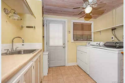 845 Karshick Street, Bohemia, NY 11716 - Photo 19