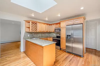61 Ledgewood Drive, Smithtown, NY 11787 - Photo 5