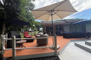 69 Roger Dr, Port Washington, NY 11050 - Photo 37