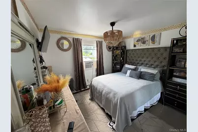 33 Washington Avenue, Deer Park, NY 11729 - Photo 5