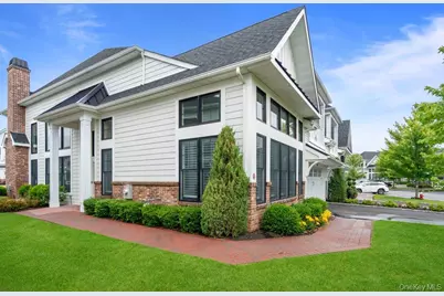 82101 Spruce Pond Circle, Plainview, NY 11803 - Photo 33