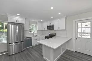 208 Lake Dr, Patchogue, NY 11772 - Photo 9