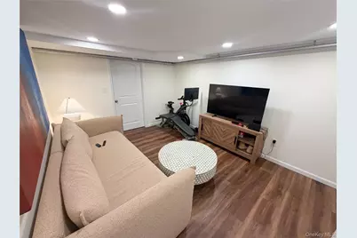 215 Seventh Avenue, Pelham, NY 10803 - Photo 11