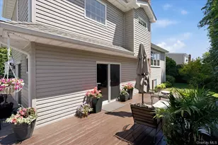 8 Griggs Dr, Greenlawn, NY 11740 - Photo 23