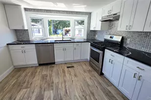 58 Betsy Ross Dr, Bohemia, NY 11716 - Photo 5
