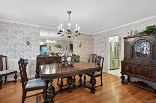 200 Canterbury Gate, Lynbrook, NY 11563 - Photo 9