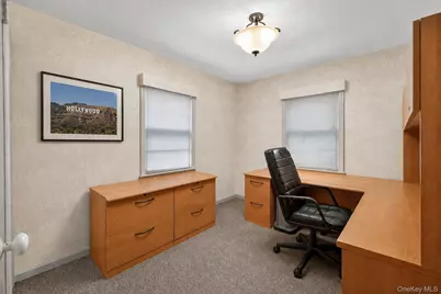 200 Canterbury Gate, Lynbrook, NY 11563 - Photo 17