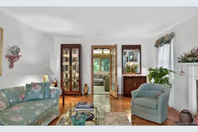 200 Canterbury Gate, Lynbrook, NY 11563 - Photo 7