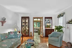 200 Canterbury Gate, Lynbrook, NY 11563 - Photo 7