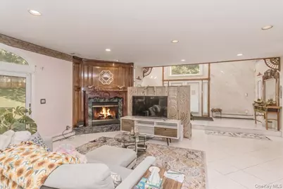 1 Brothers Court, Dix Hills, NY 11746 - Photo 7