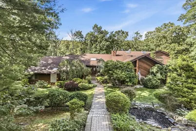 1 Brothers Court, Dix Hills, NY 11746 - Photo 3