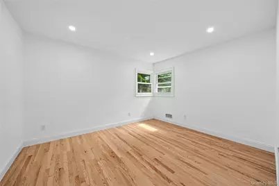 207 Wright Street, Westbury, NY 11590 - Photo 17