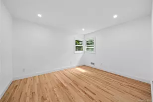 207 Wright St, Westbury, NY 11590 - Photo 17