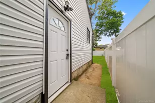 207 Wright St, Westbury, NY 11590 - Photo 17