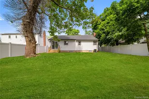 207 Wright St, Westbury, NY 11590 - Photo 35