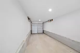 207 Wright St, Westbury, NY 11590 - Photo 25