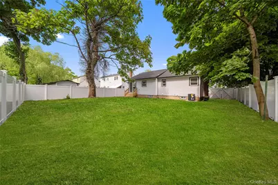 207 Wright Street, Westbury, NY 11590 - Photo 31