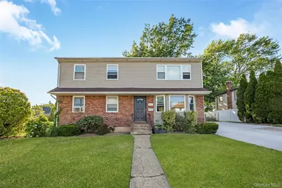 28 Baldwin Street, Farmingdale, NY 11735 - Photo 3
