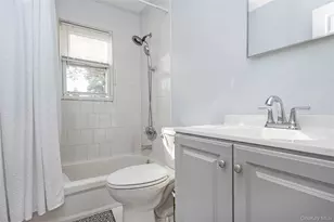 28 Baldwin St, Farmingdale, NY 11735 - Photo 21