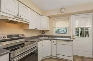 28 Baldwin St, Farmingdale, NY 11735 - Photo 9