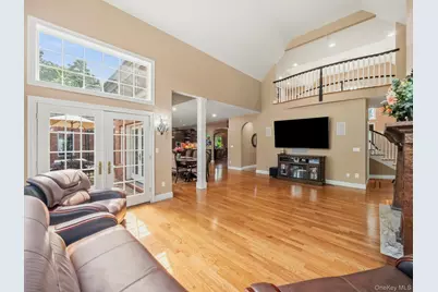 637 S Mountain Road, New City, NY 10956 - Photo 13