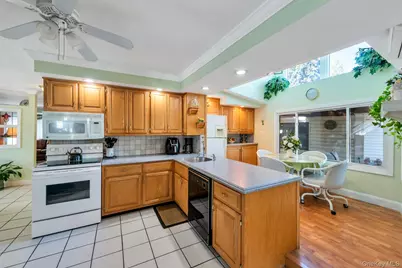 3591 Fiddler Lane, Bethpage, NY 11714 - Photo 5