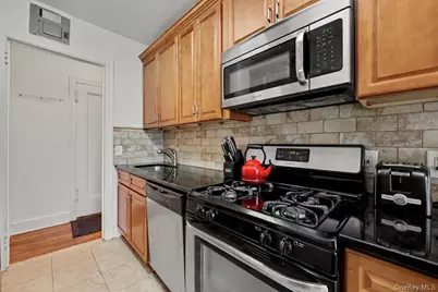 300 S Broadway #2 H, Tarrytown, NY 10591 - Photo 9