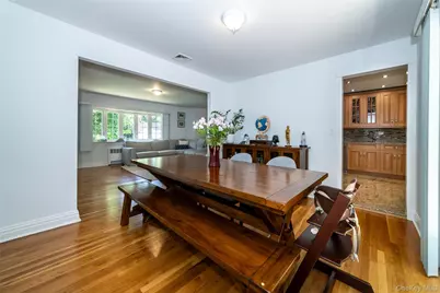 18 Carlyle Place, Hartsdale, NY 10530 - Photo 13