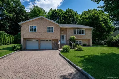 18 Carlyle Place, Hartsdale, NY 10530 - Photo 1