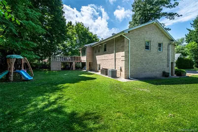 18 Carlyle Place, Hartsdale, NY 10530 - Photo 35