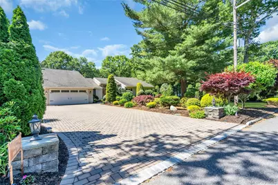 6 Averly Place, Smithtown, NY 11787 - Photo 5