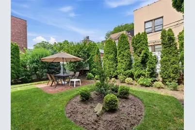 61-26 164 Street, Fresh Meadows, NY 11365 - Photo 17