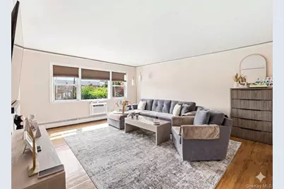 61-26 164 Street, Fresh Meadows, NY 11365 - Photo 3