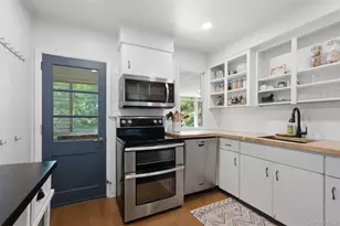 2 Anton Pl, Lake Peekskill, NY 10537 - Photo 9