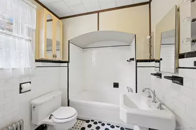 7 Upper Devon Road, Port Jefferson, NY 11777 - Photo 15