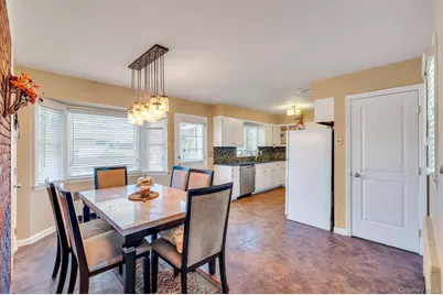 7 Albers Lane, Farmingdale, NY 11735 - Photo 11