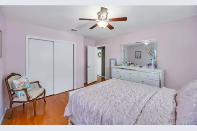 7 Albers Lane, Farmingdale, NY 11735 - Photo 19