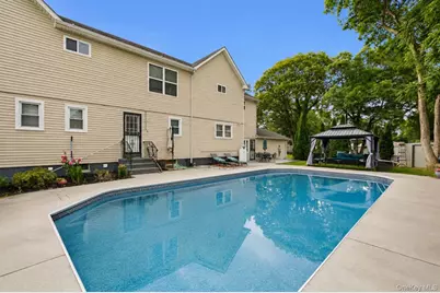 303 N Westchester Avenue N, West Babylon, NY 11704 - Photo 17