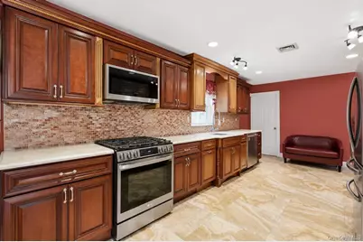 303 N Westchester Avenue N, West Babylon, NY 11704 - Photo 7