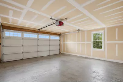 303 N Westchester Avenue N, West Babylon, NY 11704 - Photo 25