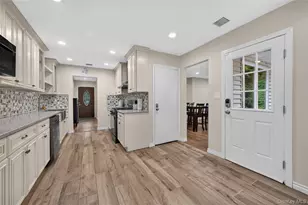 257 Bow Dr, Hauppauge, NY 11788 - Photo 11