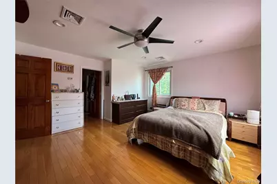 76-53 271st Street, New Hyde Park, NY 11040 - Photo 19