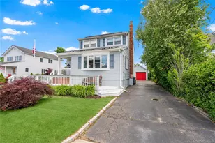 19 Westbridge Dr, Babylon, NY 11702 - Photo 3