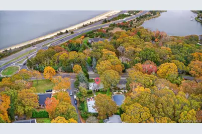 3748 Noyack Road, Sag Harbor, NY 11963 - Photo 3
