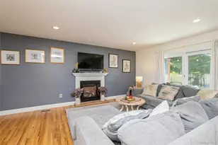 136 Mills Pond Rd, Saint James, NY 11780 - Photo 5